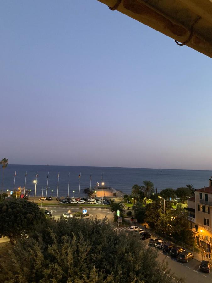 Casa Al Mare Appartement Varazze Buitenkant foto